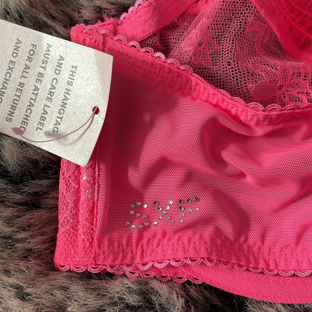 New with tags! Savage X Fenty bra - Picture 3 of 4